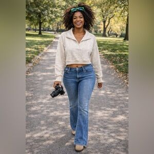 NEW Universal Thread Light Ash Ivory Cropped Pullover Sweatshirt medium